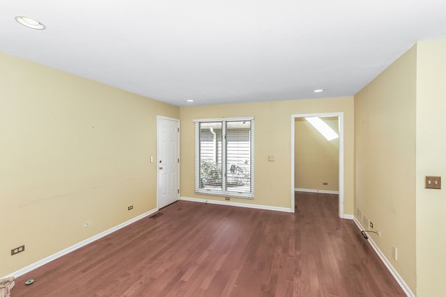 859 Saddlewood Drive, Glen Ellyn, IL 60137