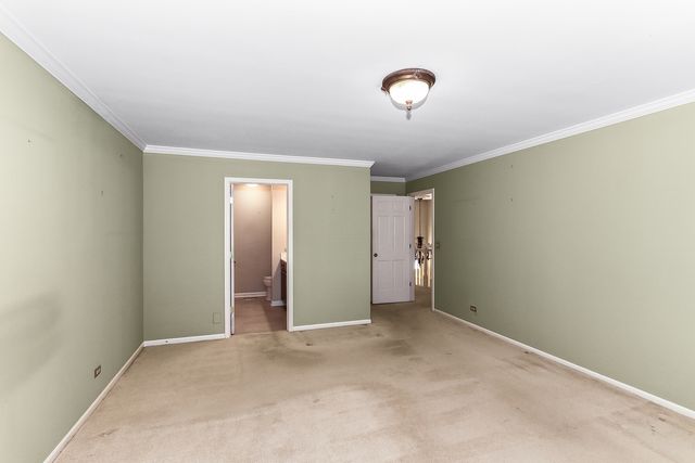 859 Saddlewood Drive, Glen Ellyn, IL 60137