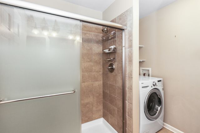 859 Saddlewood Drive, Glen Ellyn, IL 60137