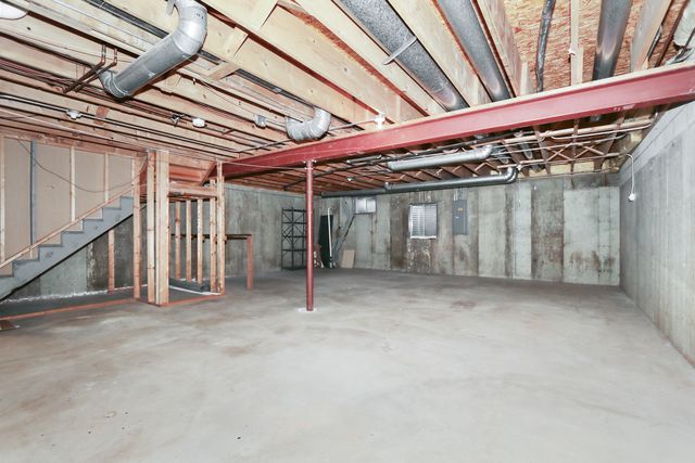 859 Saddlewood Drive, Glen Ellyn, IL 60137