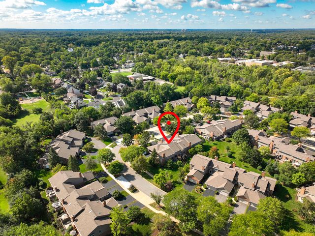 859 Saddlewood Drive, Glen Ellyn, IL 60137