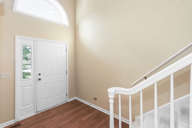 859 Saddlewood Drive, Glen Ellyn, IL 60137