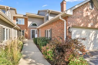 859 Saddlewood Drive, Glen Ellyn, IL 60137