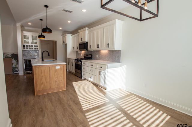 11463 Windsor Park Dr, Tyler, TX 75709