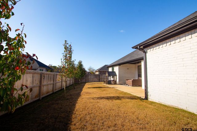 11463 Windsor Park Dr, Tyler, TX 75709