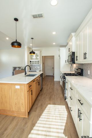 11463 Windsor Park Dr, Tyler, TX 75709