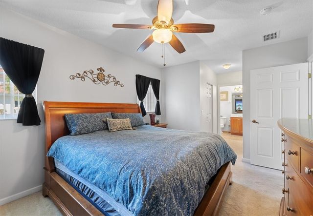 544 7th Square SW 102, Vero Beach, FL 32962