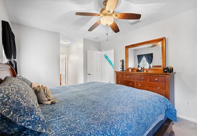 544 7th Square SW 102, Vero Beach, FL 32962