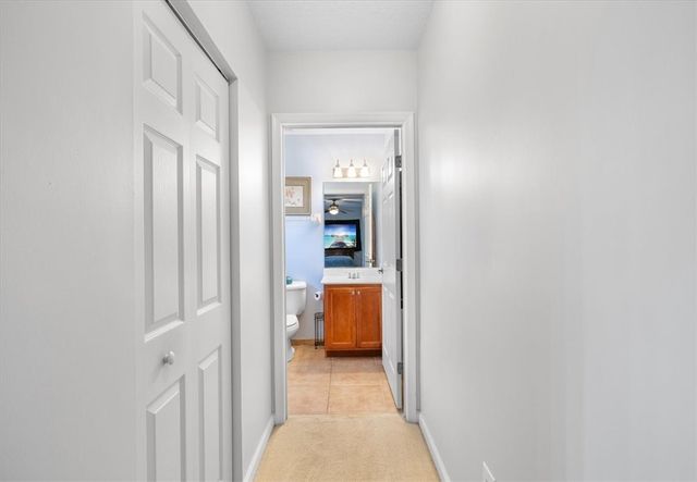 544 7th Square SW 102, Vero Beach, FL 32962