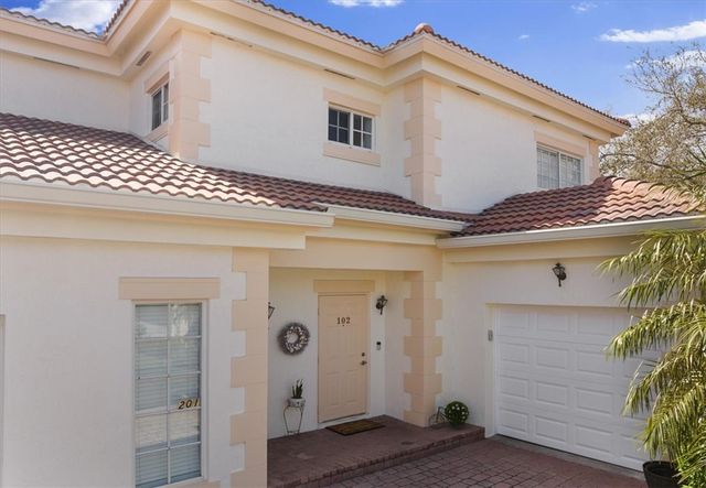 544 7th Square SW 102, Vero Beach, FL 32962