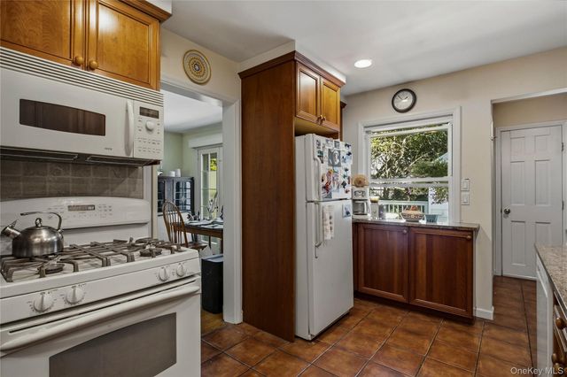 1 Brookfield Place, Pleasantville, NY 10570