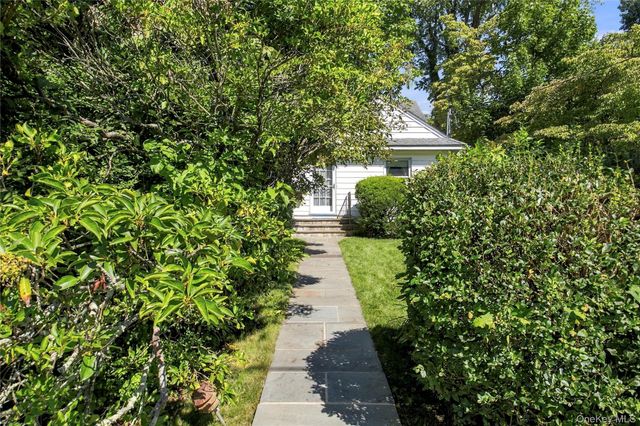 1 Brookfield Place, Pleasantville, NY 10570