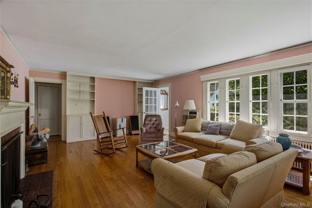 1 Brookfield Place, Pleasantville, NY 10570