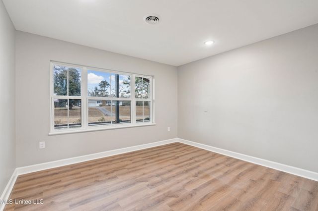 780 Salem Avenue, Holly Springs, MS 38635