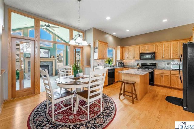 14879 Brenner Ct, Rosemount, MN 55068