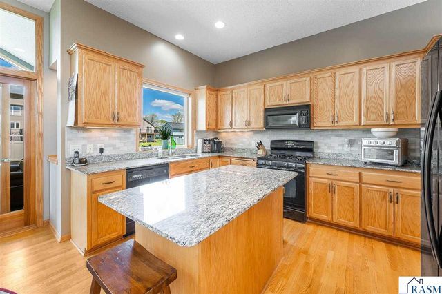 14879 Brenner Ct, Rosemount, MN 55068