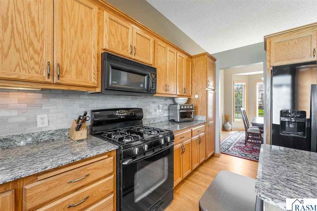 14879 Brenner Ct, Rosemount, MN 55068