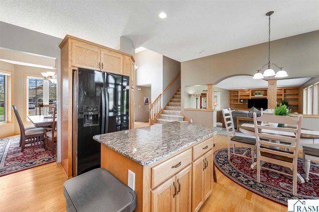 14879 Brenner Ct, Rosemount, MN 55068