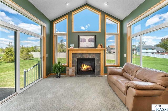 14879 Brenner Ct, Rosemount, MN 55068