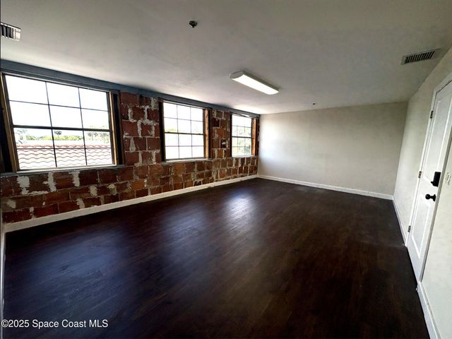 909 E New Haven Avenue, Melbourne, FL 32901