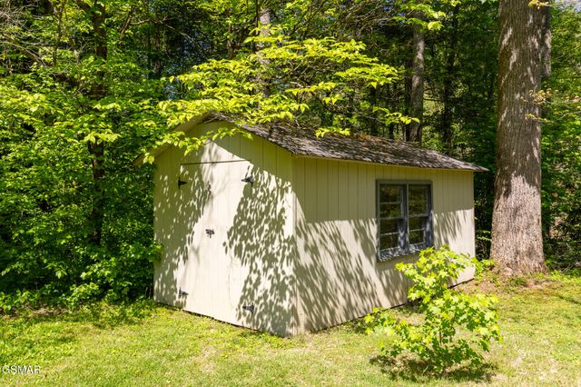 4527 E Scenic Drive, Gatlinburg, TN 37738