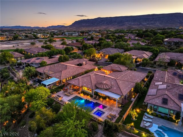 24 CROSS RIDGE Street, Las Vegas, NV 89135