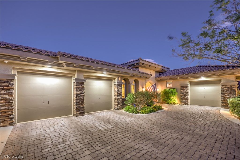 24 CROSS RIDGE Street, Las Vegas, NV 89135 — photo 4