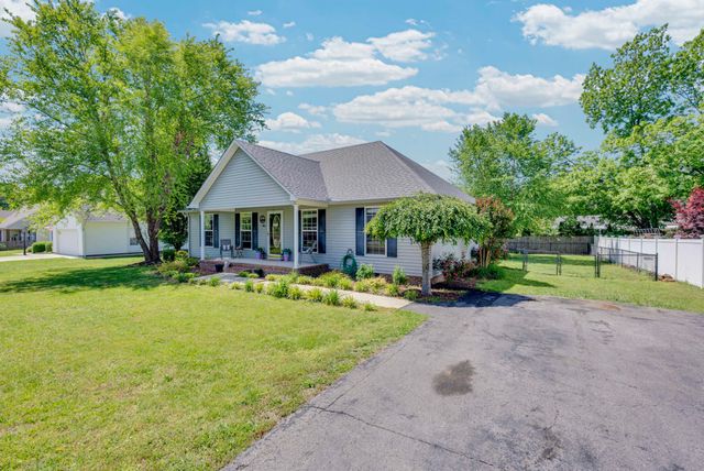 145 Greenwood Dr, Smithville, TN 37166