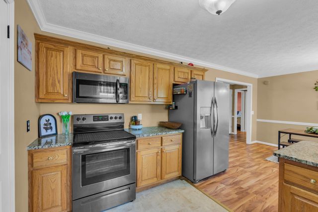 145 Greenwood Dr, Smithville, TN 37166