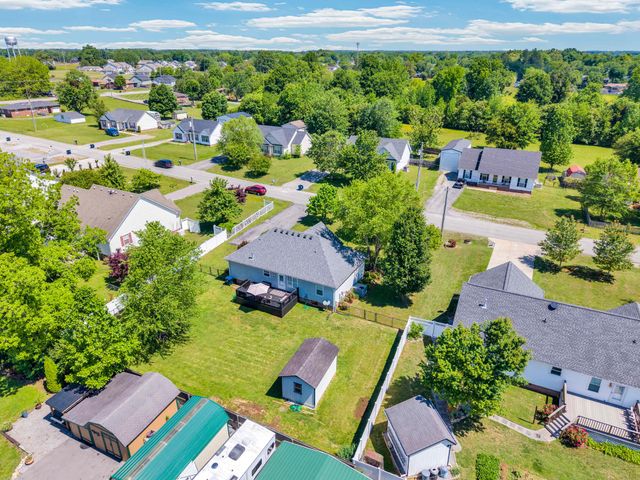 145 Greenwood Dr, Smithville, TN 37166