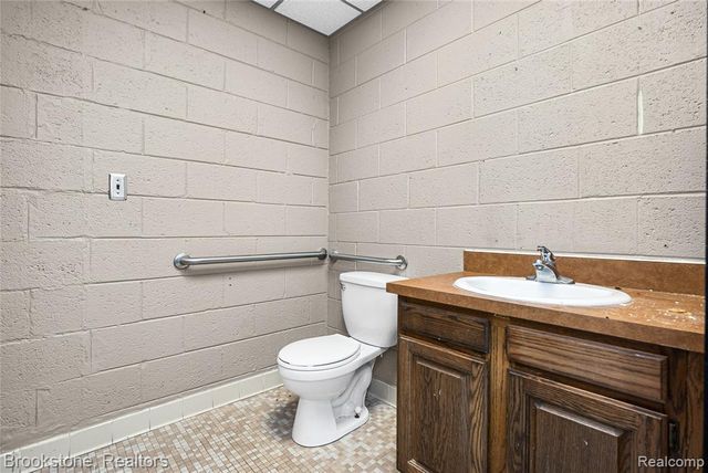 21511 Van Dyke Avenue, Warren, MI 48089