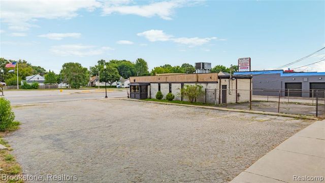 21511 Van Dyke Avenue, Warren, MI 48089