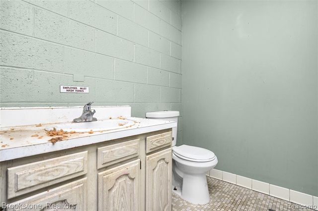 21511 Van Dyke Avenue, Warren, MI 48089