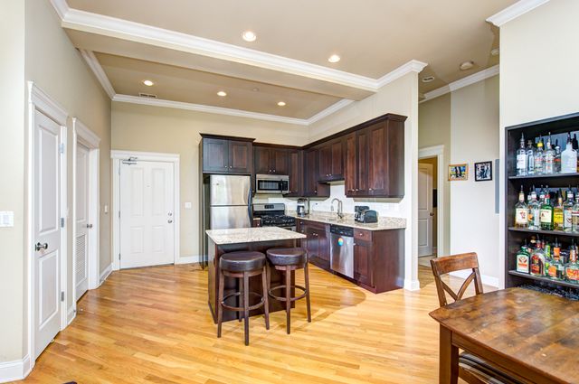 2730 N Ashland Avenue 306, Chicago, IL 60614