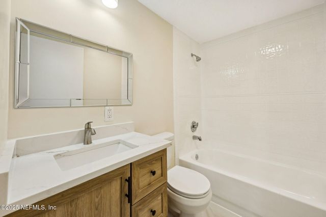 7611 MCCOWAN Drive, Jacksonville, FL 32244