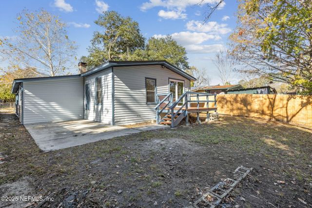 7611 MCCOWAN Drive, Jacksonville, FL 32244