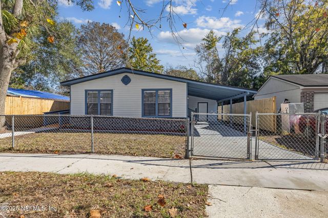 7611 MCCOWAN Drive, Jacksonville, FL 32244