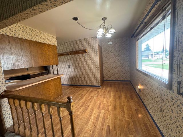 1820 SW 5th St, Minot, ND 58701