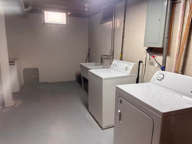 1820 SW 5th St, Minot, ND 58701