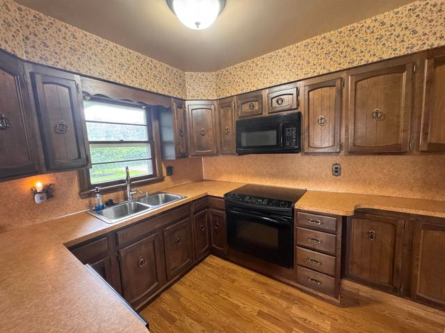 1820 SW 5th St, Minot, ND 58701