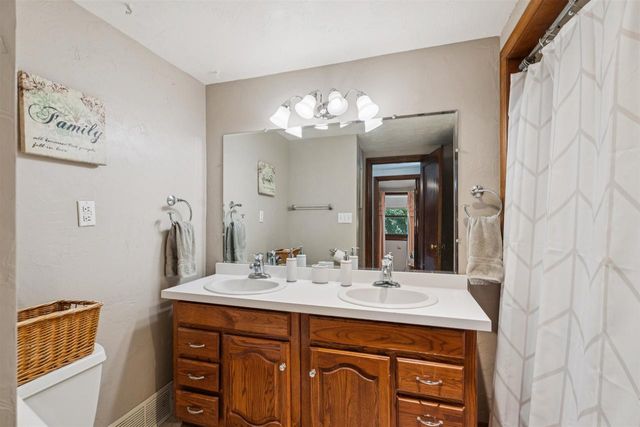1612 N HARRIMAN STREET, Appleton, WI 54911