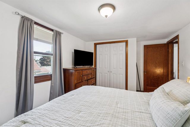 1612 N HARRIMAN STREET, Appleton, WI 54911