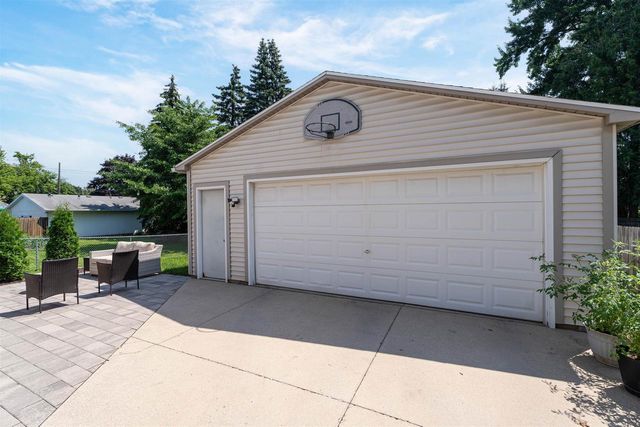 1612 N HARRIMAN STREET, Appleton, WI 54911