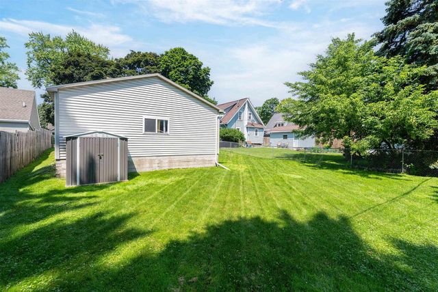 1612 N HARRIMAN STREET, Appleton, WI 54911