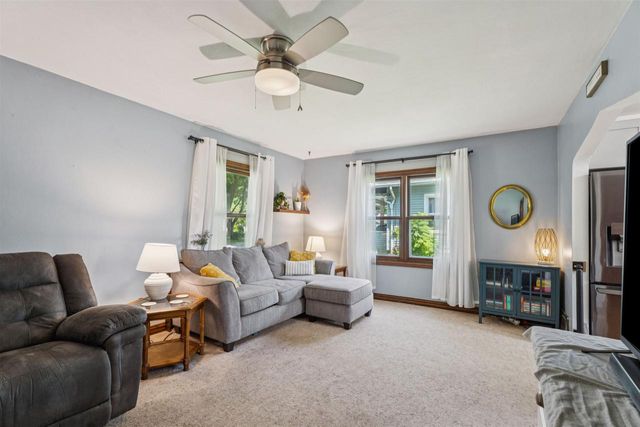 1612 N HARRIMAN STREET, Appleton, WI 54911