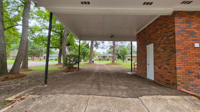 1801 W Oakland Avenue, Sumter, SC 29150