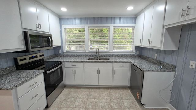 1801 W Oakland Avenue, Sumter, SC 29150