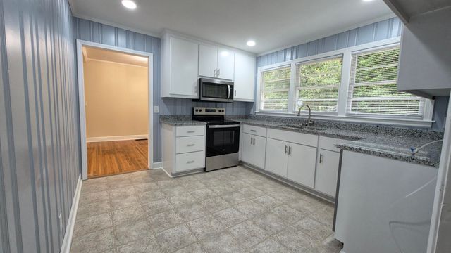 1801 W Oakland Avenue, Sumter, SC 29150