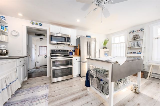 41 Center St, Dennis, MA 02639