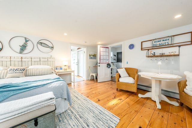 41 Center St, Dennis, MA 02639